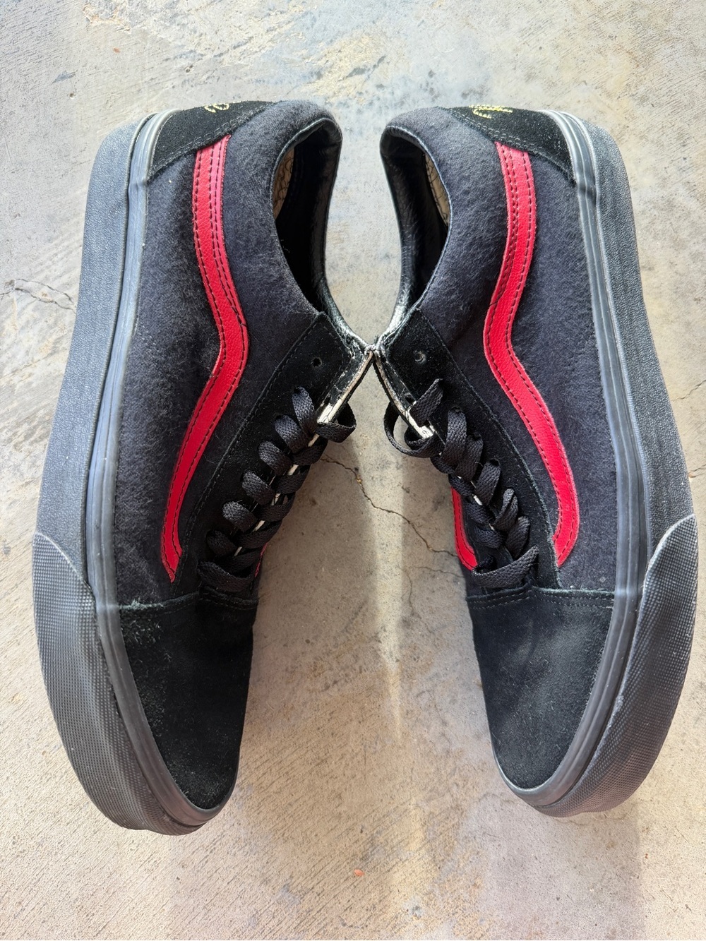 Vans Disney Mickey Mouse Club Old Skool Black Red Suede Sneakers Men’s 10.5 - Picture 11 of 12